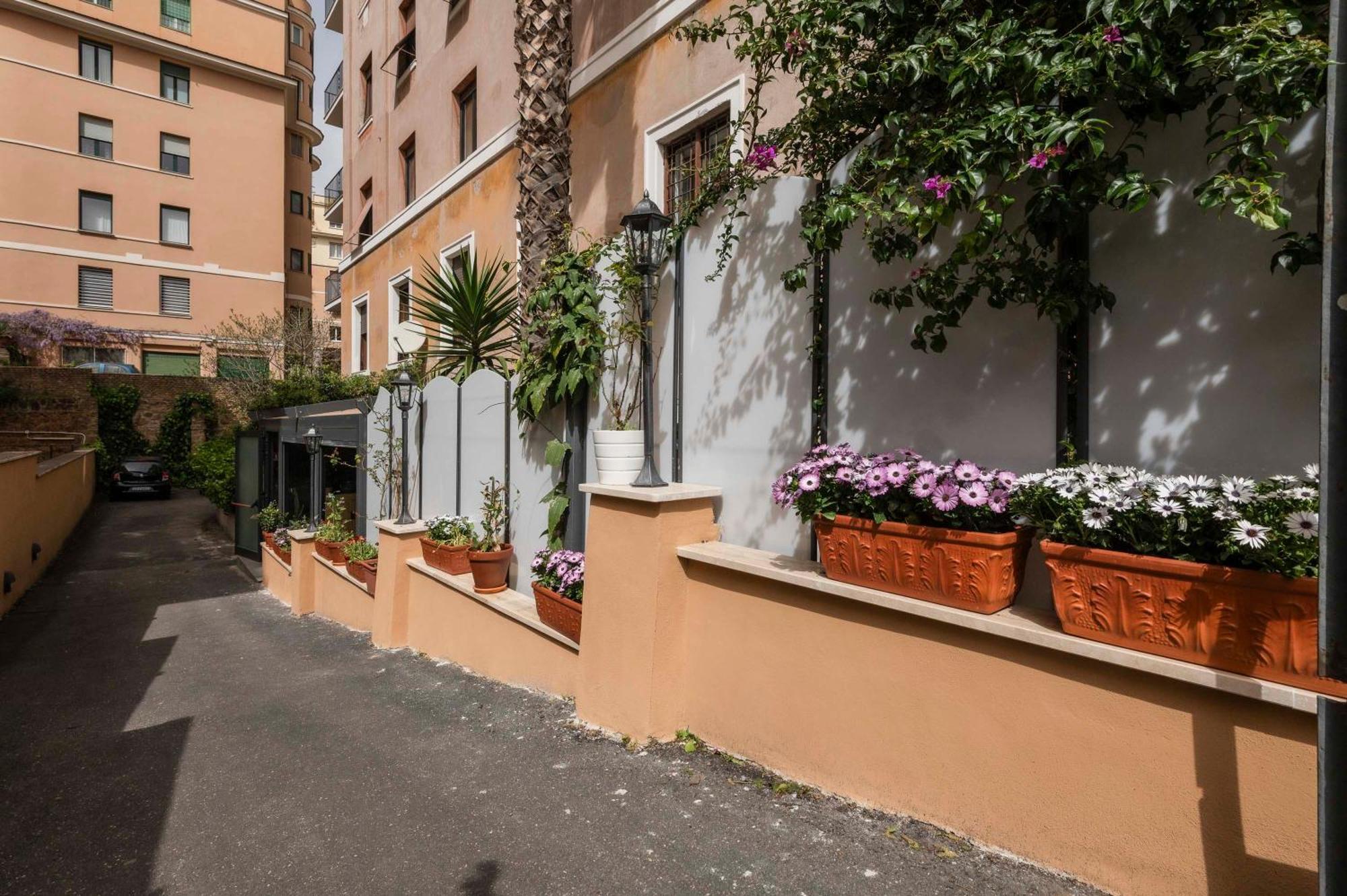 Hotel Valeri — Zdjęcia 1